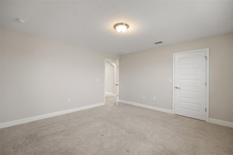 House in Winter Garden, Florida 4 bedrooms, 303.51 sq.m. № 2235632 - photo 27