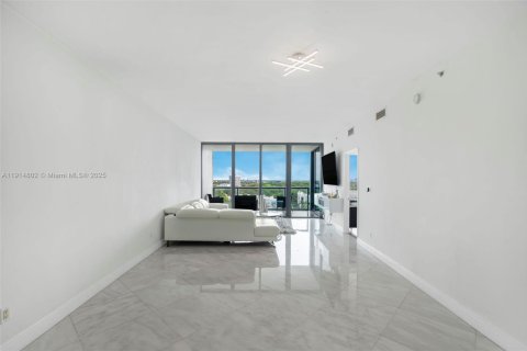 Купить кондоминиум в Майами, Флорида 2 спальни, 109.07м2, № 2020601 - фото 12