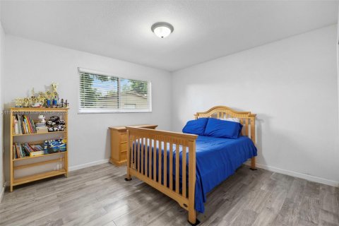 Casa en venta en Miami, Florida, 3 dormitorios, 160.54 m2 № 1713553 - foto 15