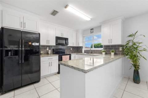 Casa en venta en Miami, Florida, 3 dormitorios, 160.54 m2 № 1713553 - foto 6