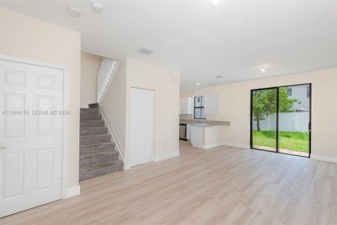 Купить таунхаус в Хайалиа, Флорида 3 спальни, 158.68м2, № 2022220 - фото 3