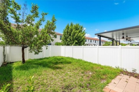 Купить таунхаус в Хайалиа, Флорида 3 спальни, 158.68м2, № 2022220 - фото 17