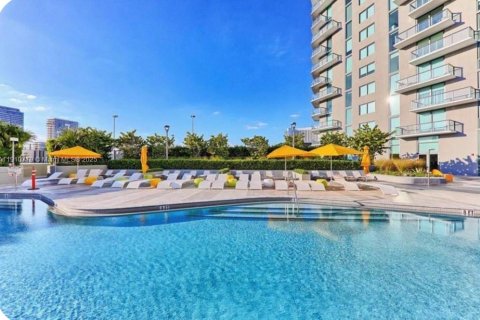 Appartement à louer à Miami, Floride: 2 chambres, 120.77 m2 № 1965973 - photo 2