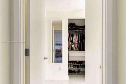 Appartement à louer à Miami, Floride: 2 chambres, 120.77 m2 № 1965973 - photo 11