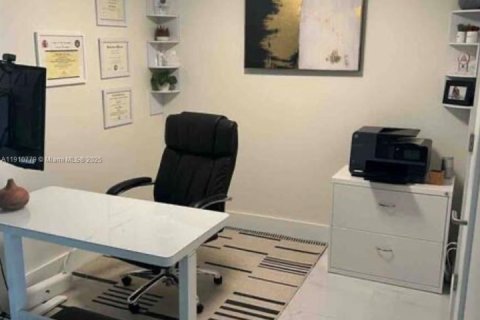 Appartement à louer à Miami, Floride: 2 chambres, 120.77 m2 № 1965973 - photo 19