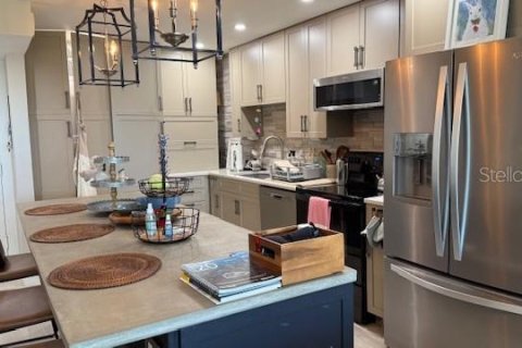Condo in Sarasota, Florida, 1 bedroom  № 1870342 - photo 5