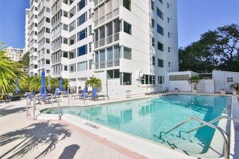 Condo in Sarasota, Florida, 1 bedroom  № 1870342 - photo 14