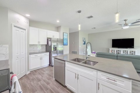 House in Daytona Beach, Florida 4 bedrooms, 179.77 sq.m. № 2196575 - photo 12