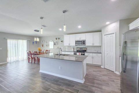 House in Daytona Beach, Florida 4 bedrooms, 179.77 sq.m. № 2196575 - photo 10