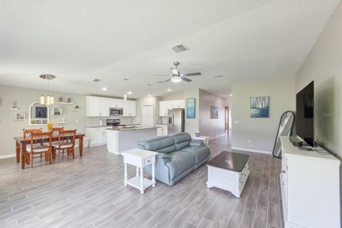 House in Daytona Beach, Florida 4 bedrooms, 179.77 sq.m. № 2196575 - photo 8