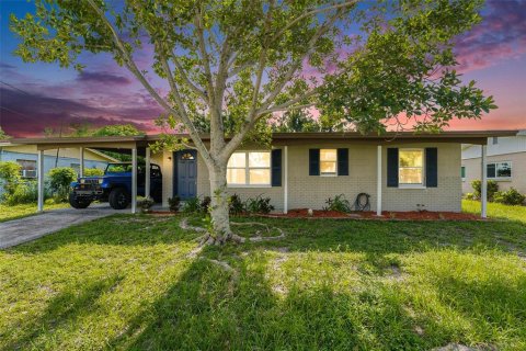 Casa en venta en Tampa, Florida, 3 dormitorios, 94.76 m2 № 1826519 - foto 1