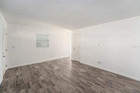Casa en venta en Tampa, Florida, 3 dormitorios, 94.76 m2 № 1826519 - foto 8