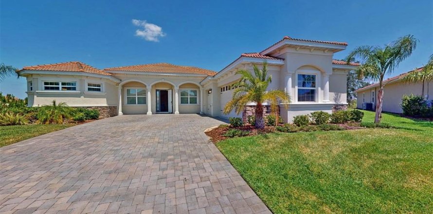 House in Davenport, Florida 4 bedrooms, 292.18 sq.m. № 1725311