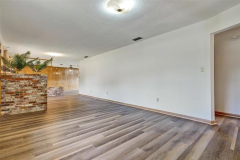 Villa ou maison à louer à Tarpon Springs, Floride: 3 chambres, 153.47 m2 № 1761351 - photo 11