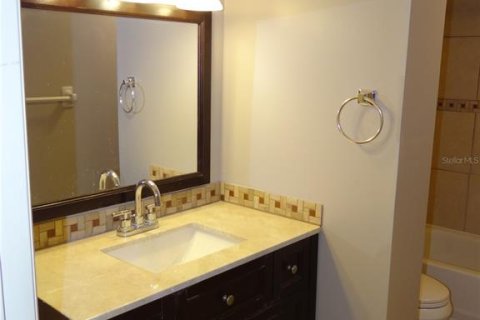 Copropriété à louer à Saint Petersburg, Floride: 1 chambre, 71.07 m2 № 2436706 - photo 12