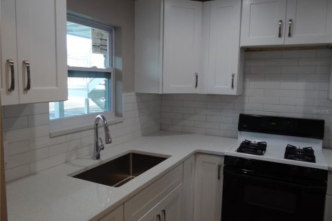 Copropriété à louer à Saint Petersburg, Floride: 1 chambre, 71.07 m2 № 2436706 - photo 4