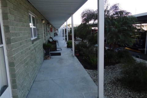 Copropriété à louer à Saint Petersburg, Floride: 1 chambre, 71.07 m2 № 2436706 - photo 2
