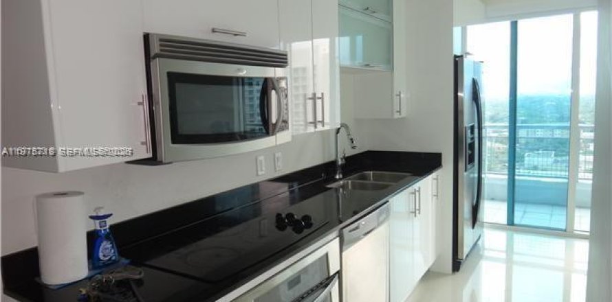 Condo à Miami, Floride, 1 chambre  № 2040075