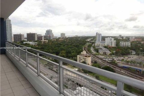 Copropriété à louer à Miami, Floride: 1 chambre, 57.6 m2 № 2040075 - photo 6