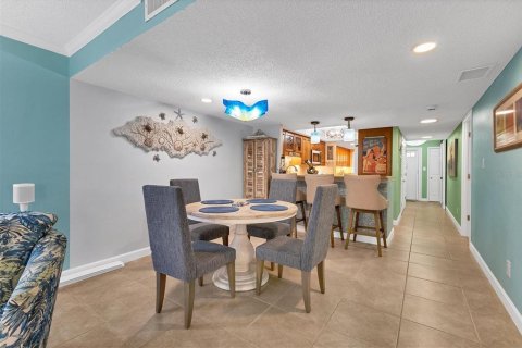 Copropriété à louer à Sarasota, Floride: 2 chambres, 124.3 m2 № 1880006 - photo 13