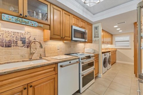 Copropriété à louer à Sarasota, Floride: 2 chambres, 124.3 m2 № 1880006 - photo 11