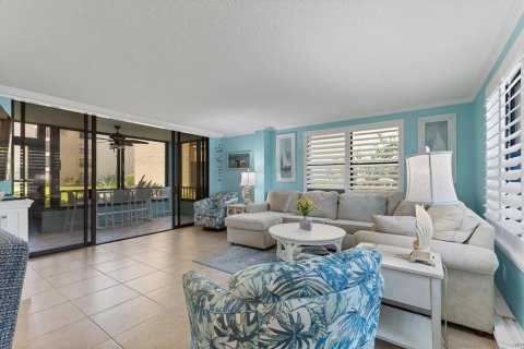 Copropriété à louer à Sarasota, Floride: 2 chambres, 124.3 m2 № 1880006 - photo 6