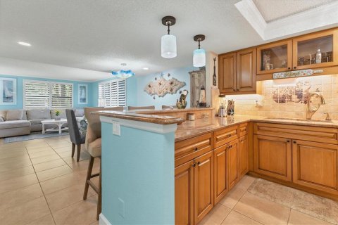 Copropriété à louer à Sarasota, Floride: 2 chambres, 124.3 m2 № 1880006 - photo 12