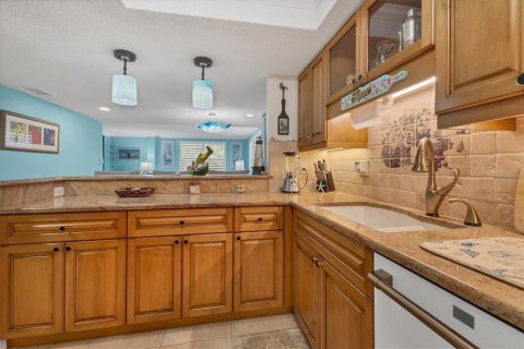 Copropriété à louer à Sarasota, Floride: 2 chambres, 124.3 m2 № 1880006 - photo 10