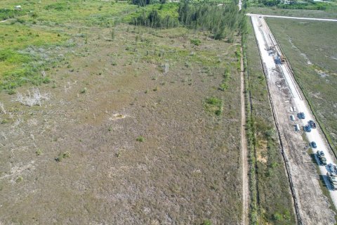 Propiedad comercial en venta en Kendall, Florida № 2011158 - foto 6