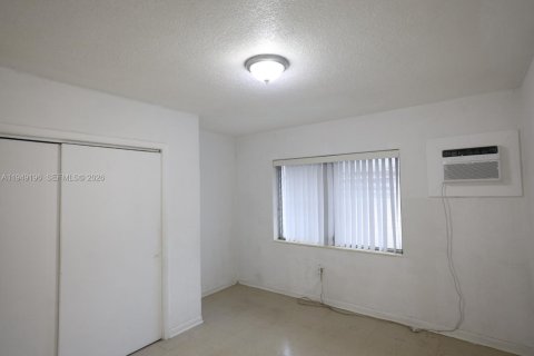 Снять в аренду квартиру в Хайалиа, Флорида 2 спальни, 55.74м2, № 2004911 - фото 8