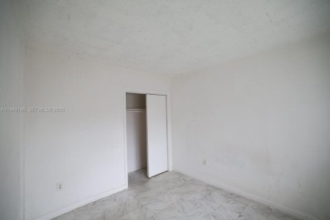 Снять в аренду квартиру в Хайалиа, Флорида 2 спальни, 55.74м2, № 2004911 - фото 7