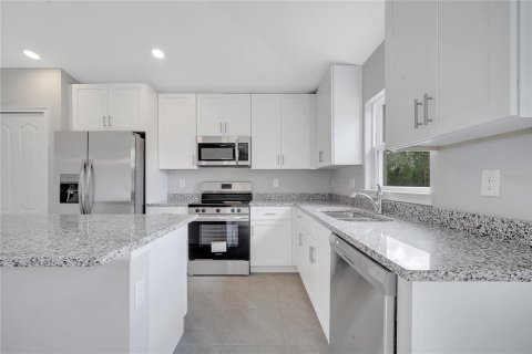 Casa en venta en Kissimmee, Florida, 4 dormitorios, 151.8 m2 № 1567575 - foto 13