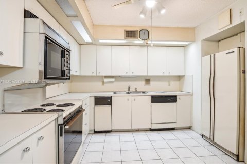 Condominio en venta en Hollywood, Florida, 2 dormitorios, 128.48 m2 № 1763229 - foto 5