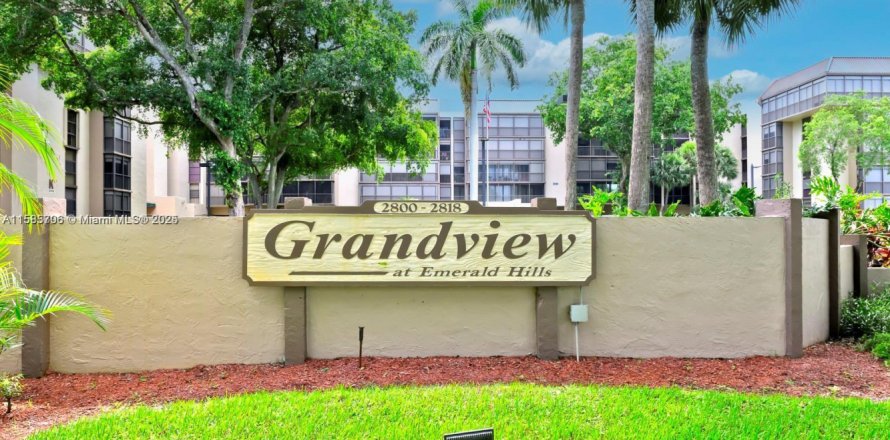 Condominio en Hollywood, Florida, 2 dormitorios  № 1763229