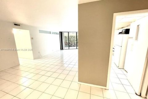 Copropriété à vendre à Miami, Floride: 2 chambres, 112.78 m2 № 1966638 - photo 8