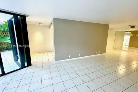 Copropriété à vendre à Miami, Floride: 2 chambres, 112.78 m2 № 1966638 - photo 3