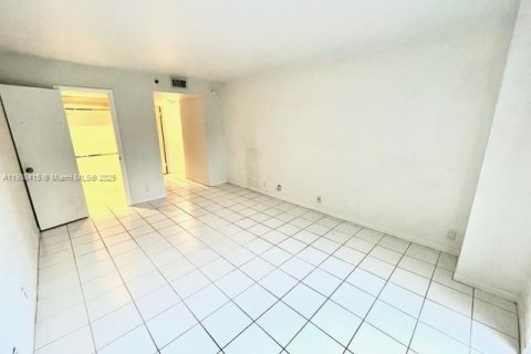 Copropriété à vendre à Miami, Floride: 2 chambres, 112.78 m2 № 1966638 - photo 14