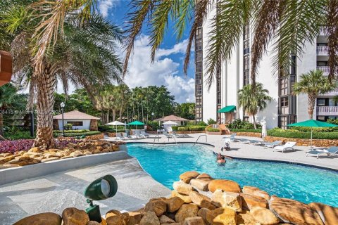 Copropriété à vendre à Miami, Floride: 2 chambres, 112.78 m2 № 1966638 - photo 28