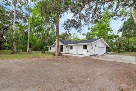 House in Plant City, Florida 3 bedrooms, 157.47 sq.m. № 1917466 - photo 4