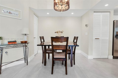 Condo in Fort Lauderdale, Florida, 2 bedrooms  № 2079494 - photo 5