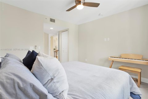 Condo in Fort Lauderdale, Florida, 2 bedrooms  № 2079494 - photo 17
