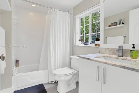 Condo in Fort Lauderdale, Florida, 2 bedrooms  № 2079494 - photo 24