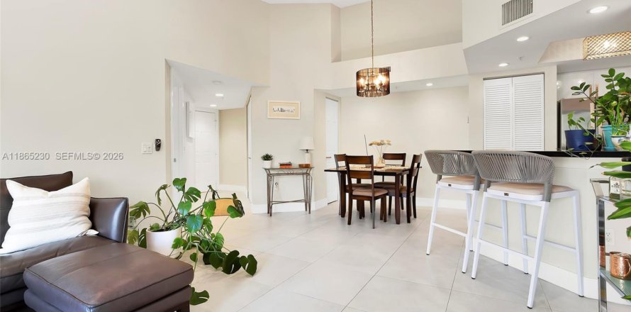 Condo in Fort Lauderdale, Florida, 2 bedrooms  № 2079494