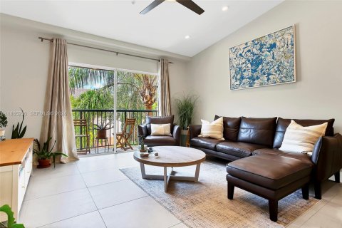 Condo in Fort Lauderdale, Florida, 2 bedrooms  № 2079494 - photo 2