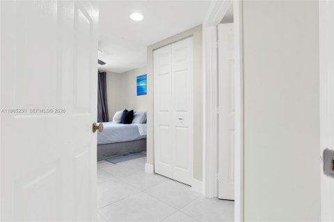 Condo in Fort Lauderdale, Florida, 2 bedrooms  № 2079494 - photo 15