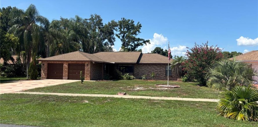 Casa en Mount Dora, Florida 3 dormitorios, 166.11 m2 № 2386612