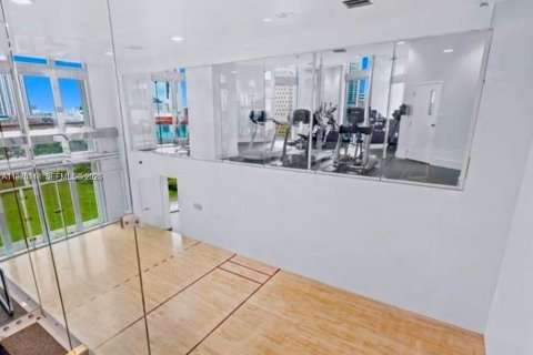 Condominio en alquiler en Miami, Florida, 1 dormitorio, 68.75 m2 № 2041391 - foto 25