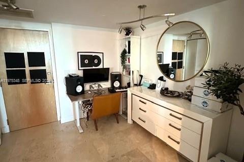 Condominio en alquiler en Miami, Florida, 1 dormitorio, 68.75 m2 № 2041391 - foto 4