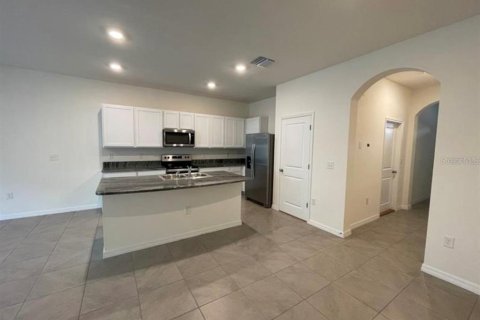 Townhouse in Wesley Chapel, Florida 3 bedrooms, 155.43 sq.m. № 2302237 - photo 10