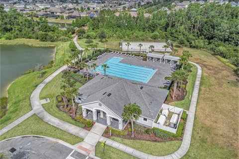 Townhouse in Wesley Chapel, Florida 3 bedrooms, 155.43 sq.m. № 2302237 - photo 25